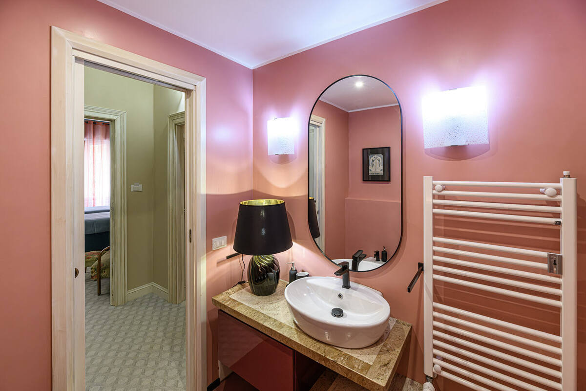 Il bagno in suite, seconda veduta
